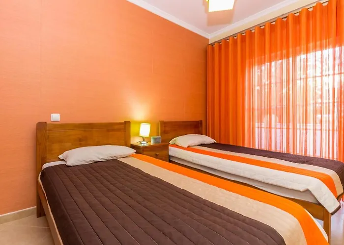 Nyaraló Engiadina By Algarvemanta Manta Rota