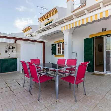 펜션 Engiadina By Algarvemanta