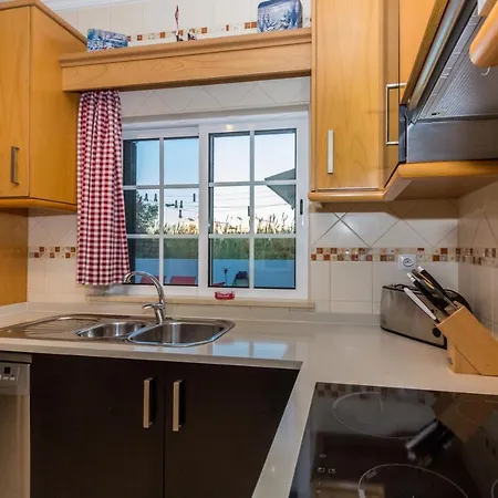 펜션 Engiadina By Algarvemanta