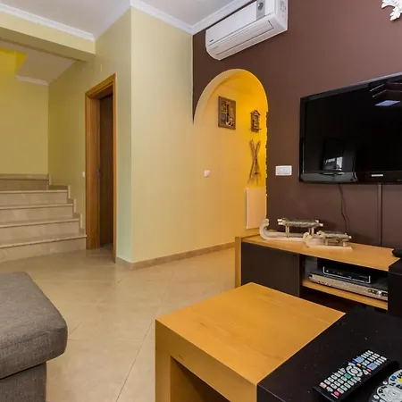 Engiadina By Algarvemanta